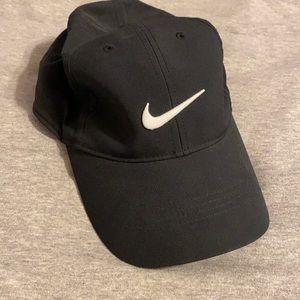 Black Nike hat